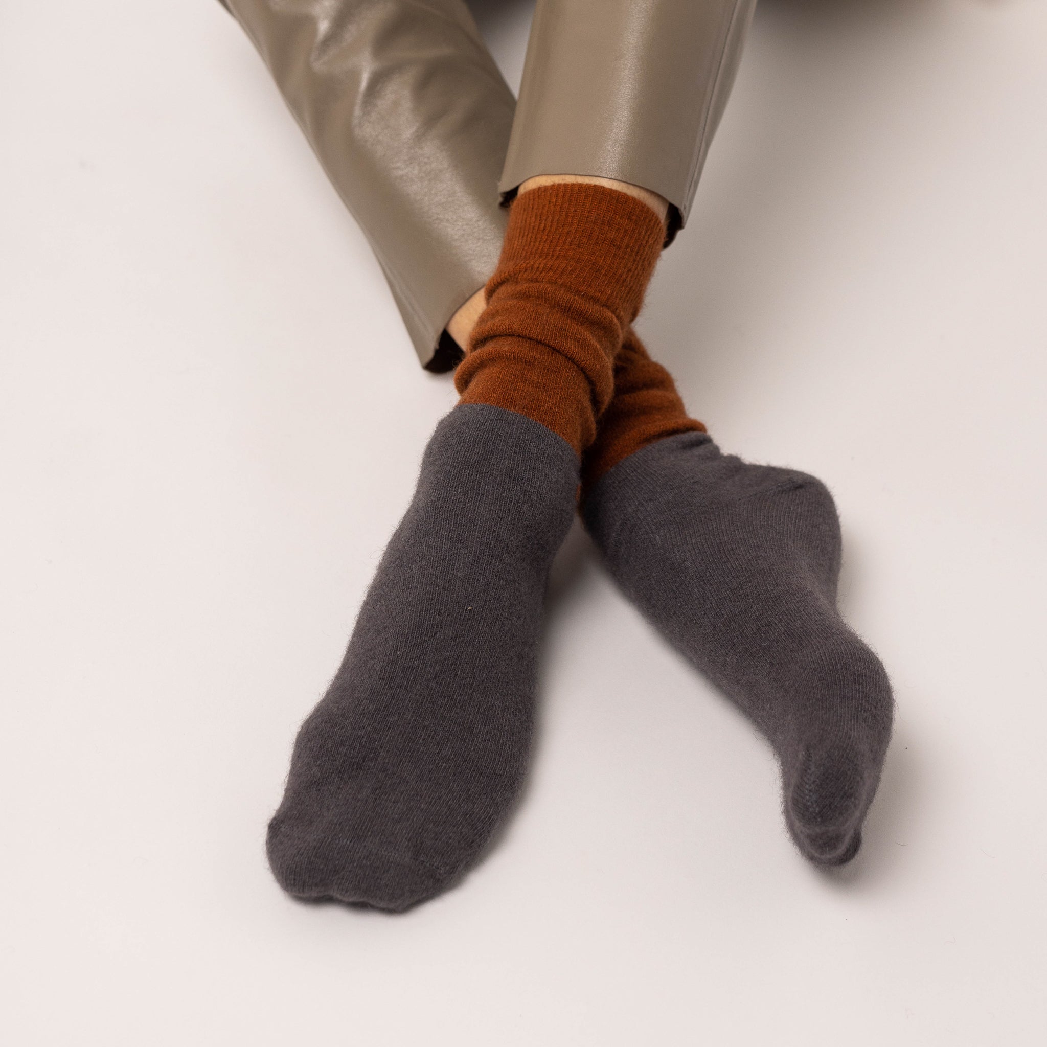 Possum Merino Wool DUNEDIN Double Color Socks, Leather Brown + Poppy Seed