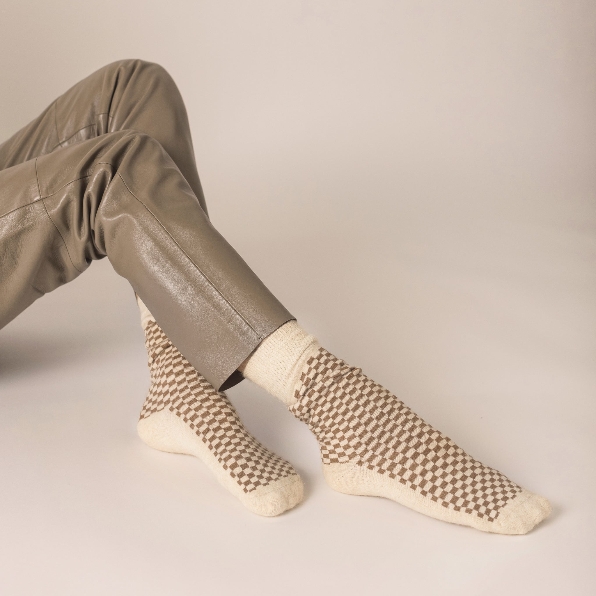 Possum Merino Wool DUNEDIN Chess Socks, Ivory